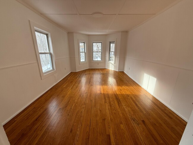 Building Photo - 60 Cliff St Unit C