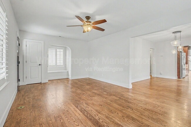 Photo - 2514 Clermont St