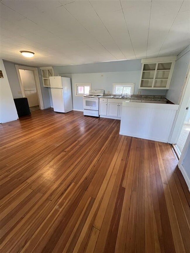Building Photo - 21 Reynolds Ln Unit A Rental