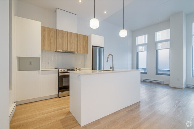 Interior Photo - Mellem Ville-Marie