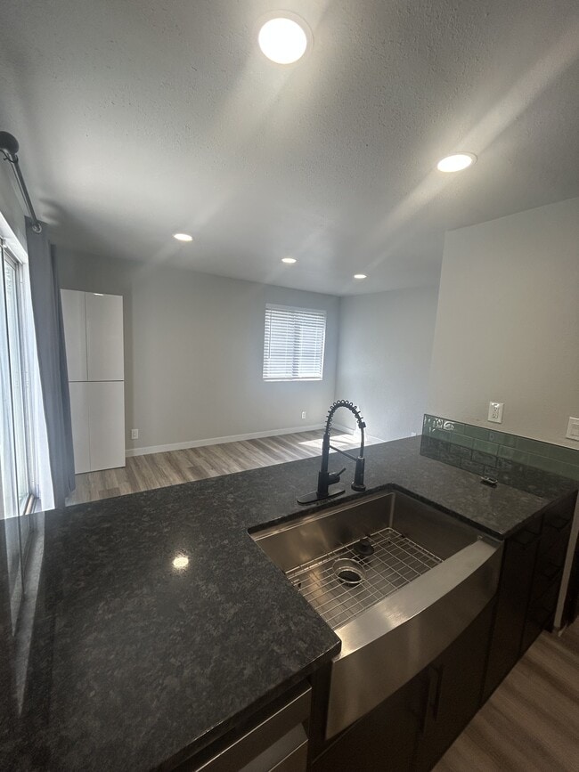 Photo - 1635 E 5th N