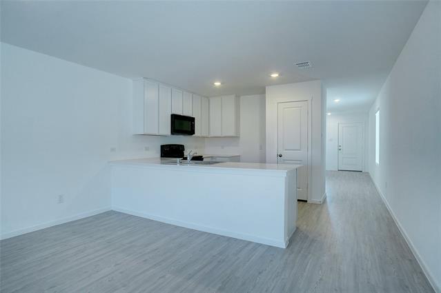 Photo - 316 Thresher Ln