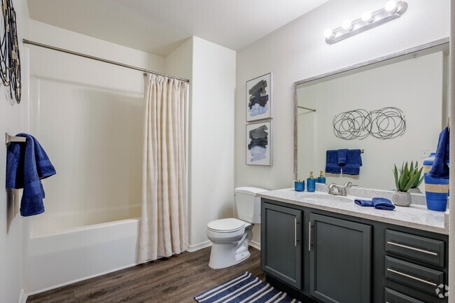 1BR, 1BA - 693SF