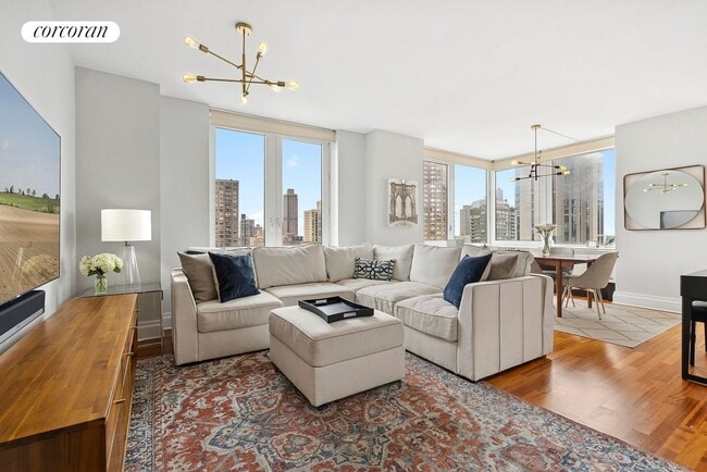 Building Photo - 300 E 77th St