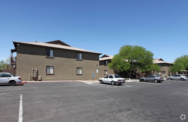 Casa Grande Village Apartments - Casa Grande Village Apartments