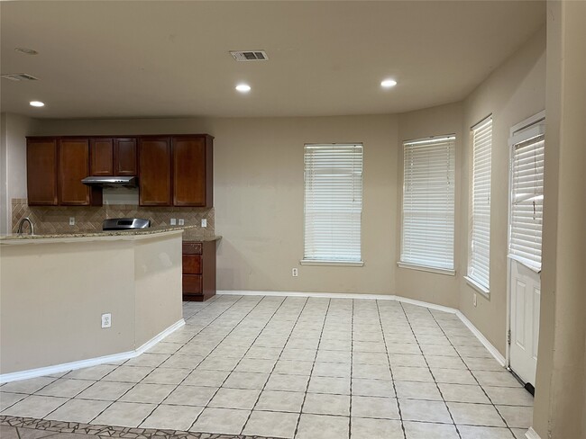 Photo - 2903 Surrey Trail Ln