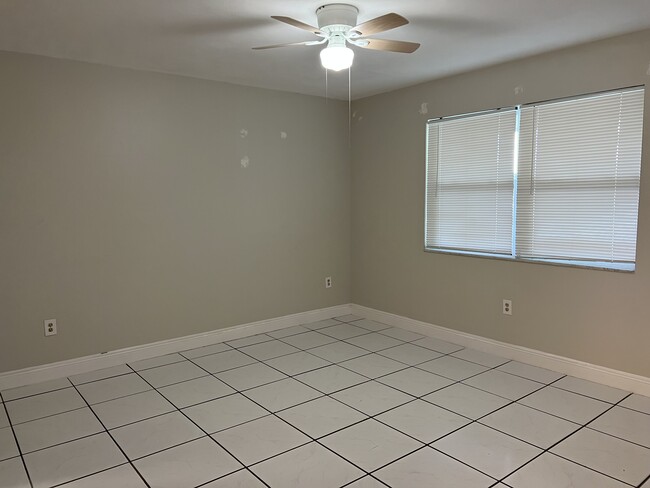 Photo - 1928 Taylor St Unit 4