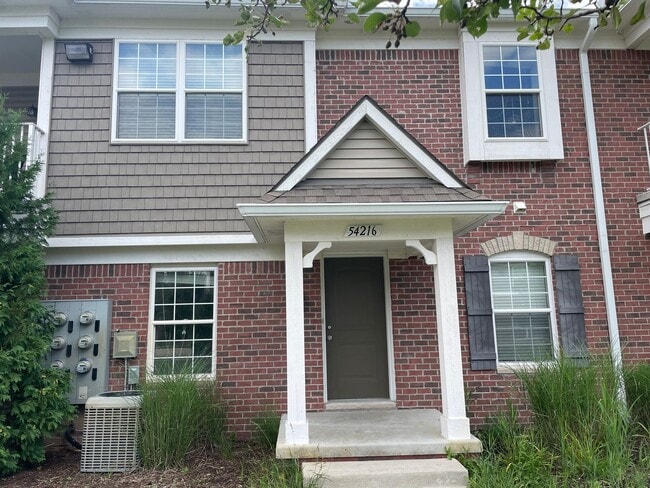 Building Photo - Shelby Township, 2-Bedroom, 2- Baths, Priv... Rental