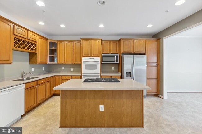 Photo - 2482 Jostaberry Way