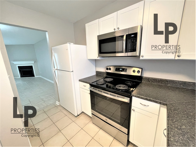 Photo - 1488 Deer Lake Cir