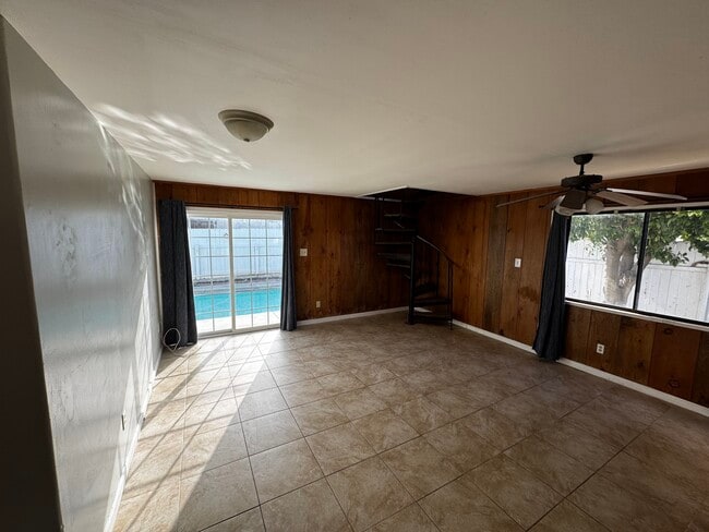 Photo - 229 Philippine St