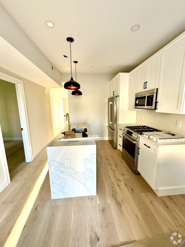 Building Photo - 48 Woodward St Unit 3 Rental