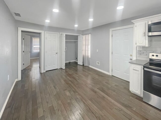 Photo - 312 E Sanger St