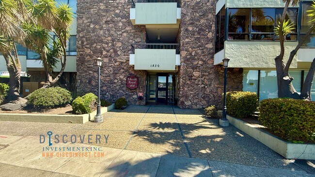 Building Photo - Lake Merritt Condominium 2 Bedroom, 2 Bath...