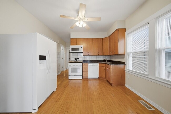 Photo - 2240 Highland Ave
