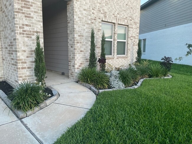 Photo - 8043 House bank Ln