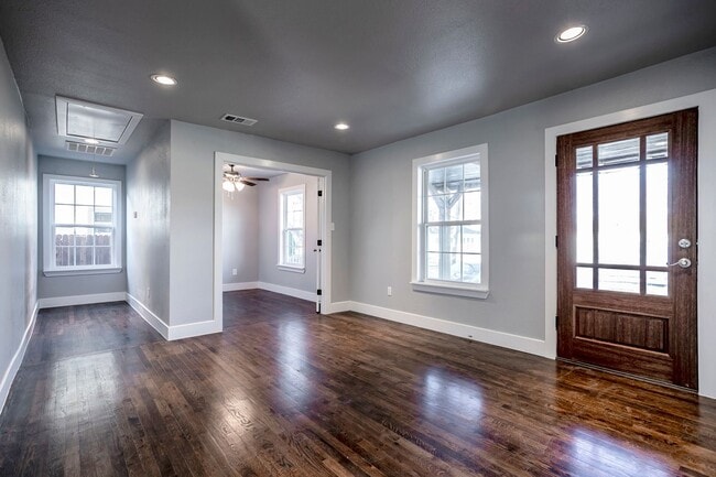 Photo - Must see this Renovated home located in Da...