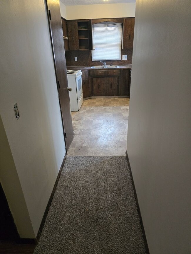 Photo - Large Ranch House