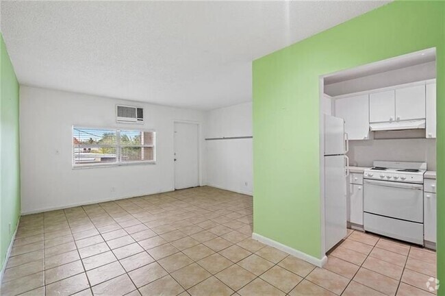 Building Photo - 1142 NE 4th Ave Unit 2 Rental