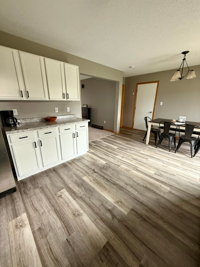 Kitchen / Dining - 3006 SW Glenbrooke Blvd