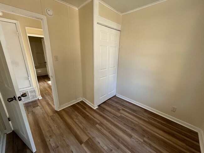 Photo - Central air and Heat