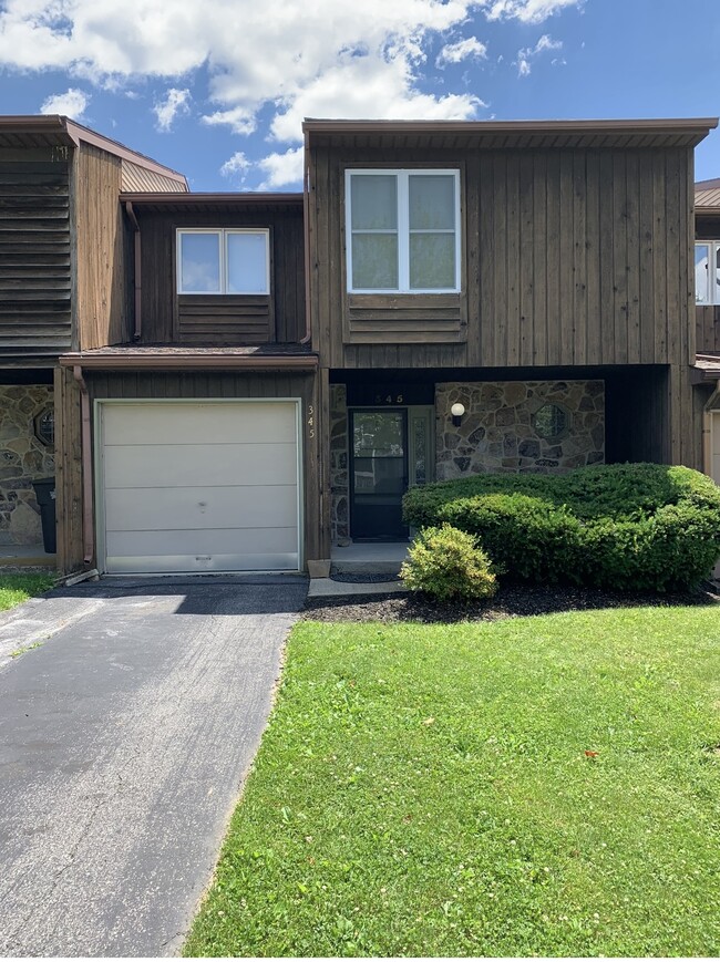 Photo - 345 Tamarack Dr Townhome