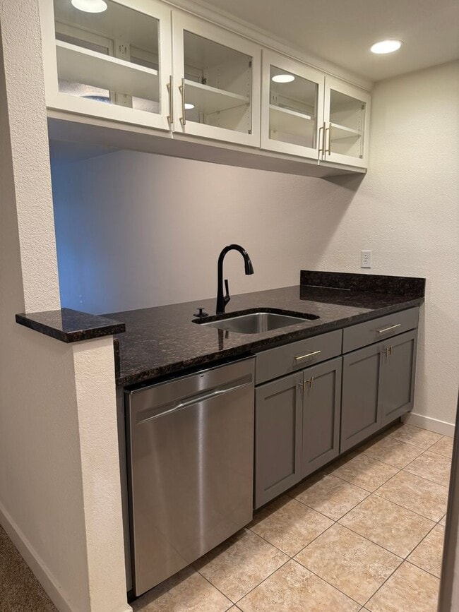 Photo - 2Bd/2.5Ba Kirkland Condo Unit 10160