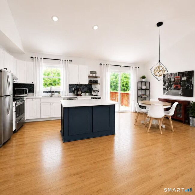 Photo - 374 Stevenson Rd