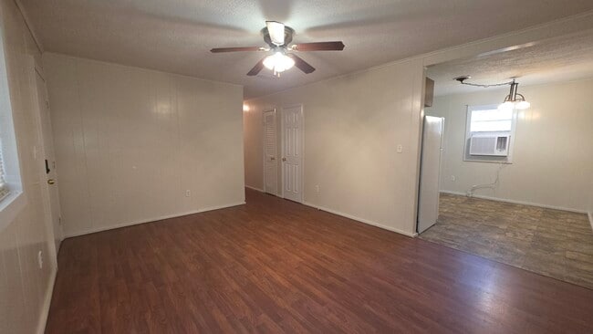 Photo - 221 Still Rd