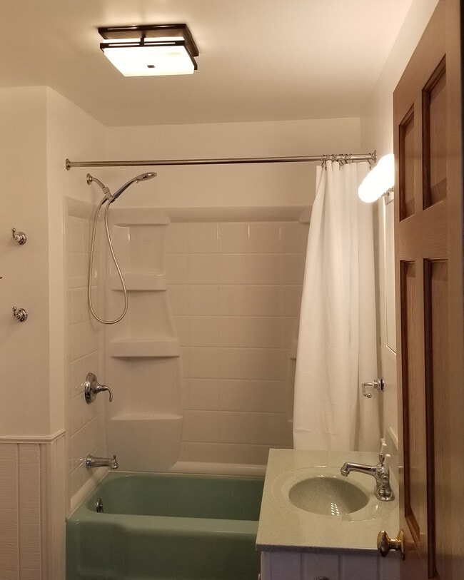 Photo - 826 N Evans St Unidad none