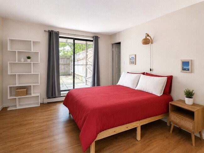 31 Harris St Unit 102