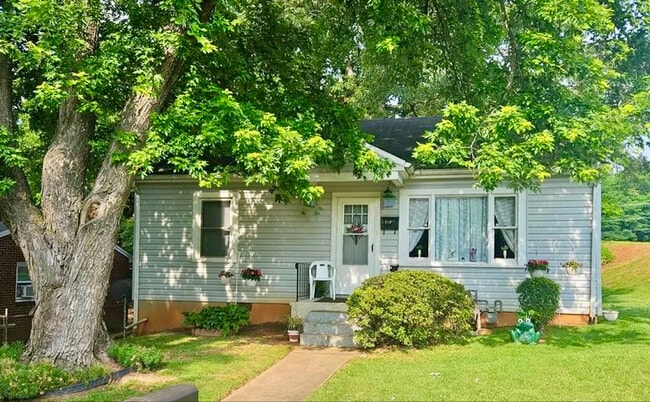Building Photo - 1555 Myrtle Ave Rental