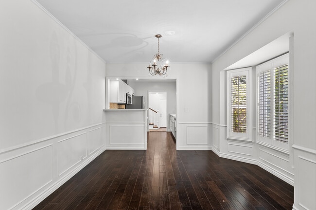 Photo - 4242 Van Nuys Blvd