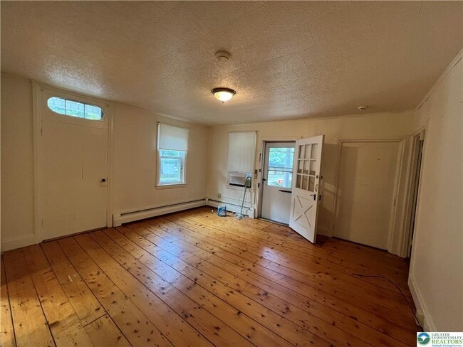 Photo - 1450 Church Ln Unidad B