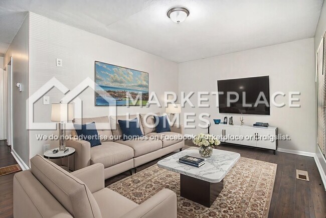 Photo - 2006 Akron Dr SE