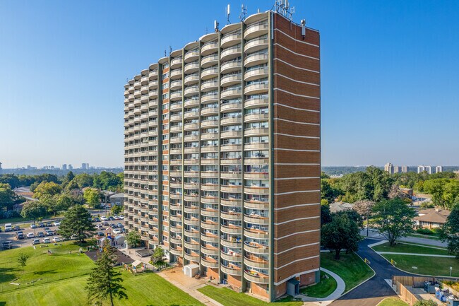 Building Photo - 135 Fenelon Drive