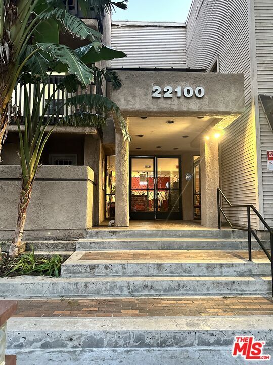 Building Photo - 22100 Burbank Blvd Unit 301A