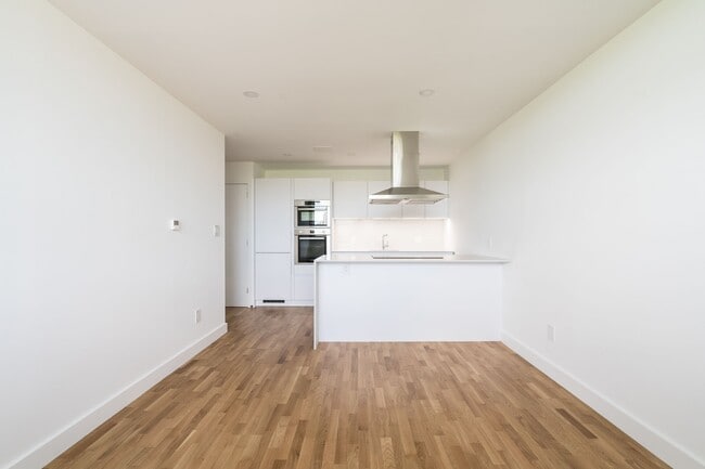 Photo - 230 Oak St Unit 1610