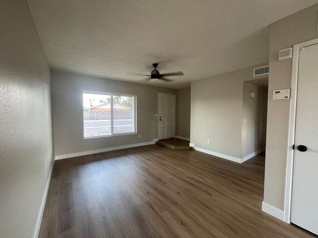 Photo - 3831 S Mitchell Dr