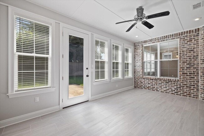 Photo - 35 Derby Downs Cir