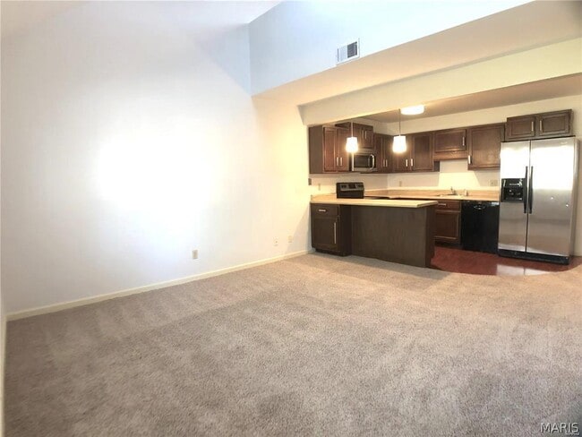 Photo - 445 Ponderosa Ave