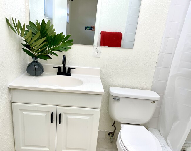 Photo - 760 SE 2nd Ave Unidad E