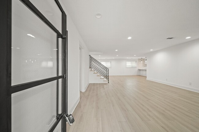 Photo - 6010 Rutherglenn Dr