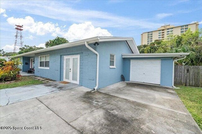 Photo - 637 E Lincoln Ave