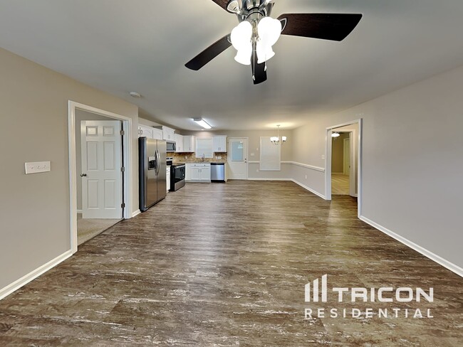 Photo - 1657 Lemming Dr SE