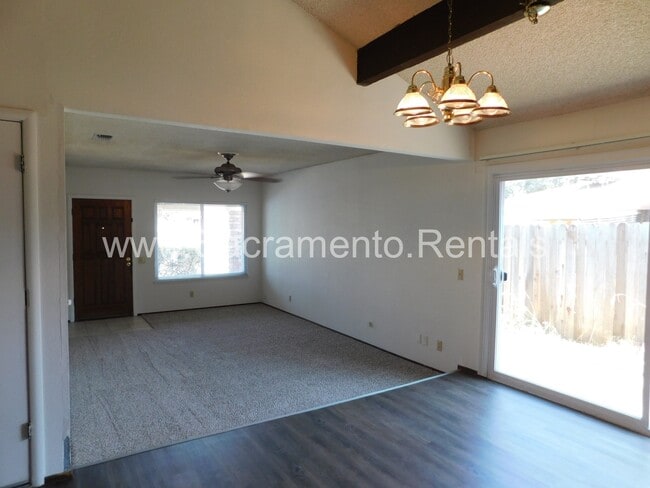 Photo - Orangevale 2bd/1ba Duplex with Garage