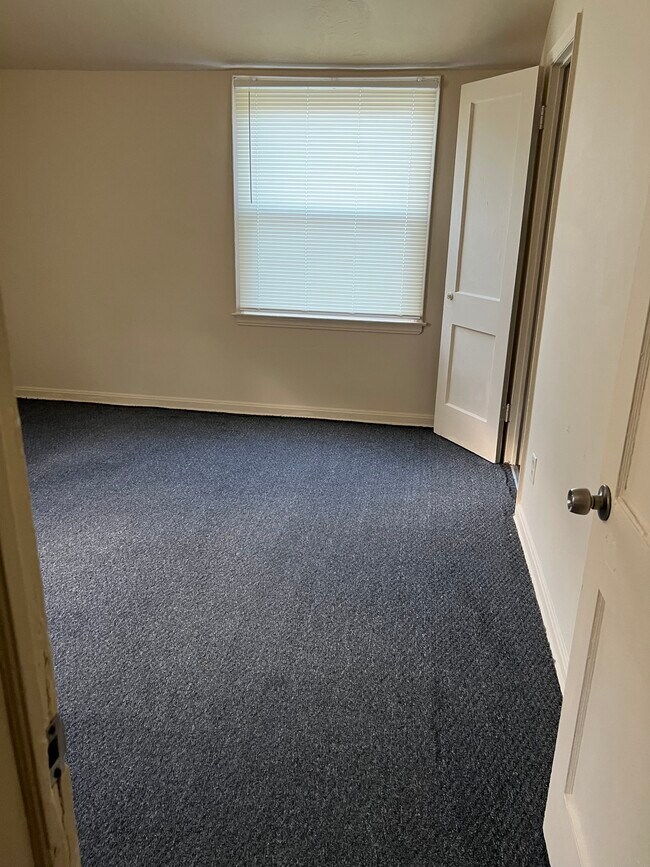 Photo - 2348 E 37th St