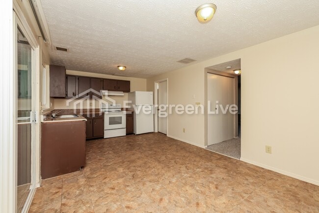 Photo - 7757 Mt Hood