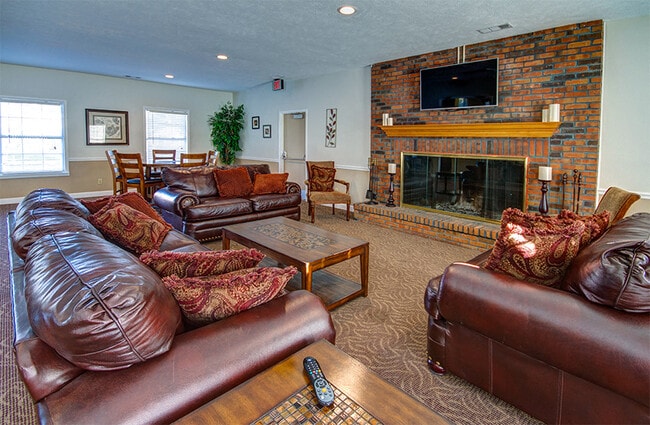 Clubhouse at Briarwood Toledo