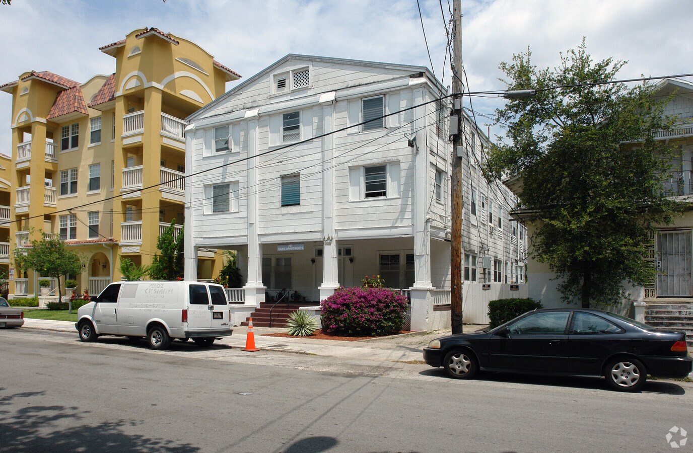 Photo - Oaks Apartments